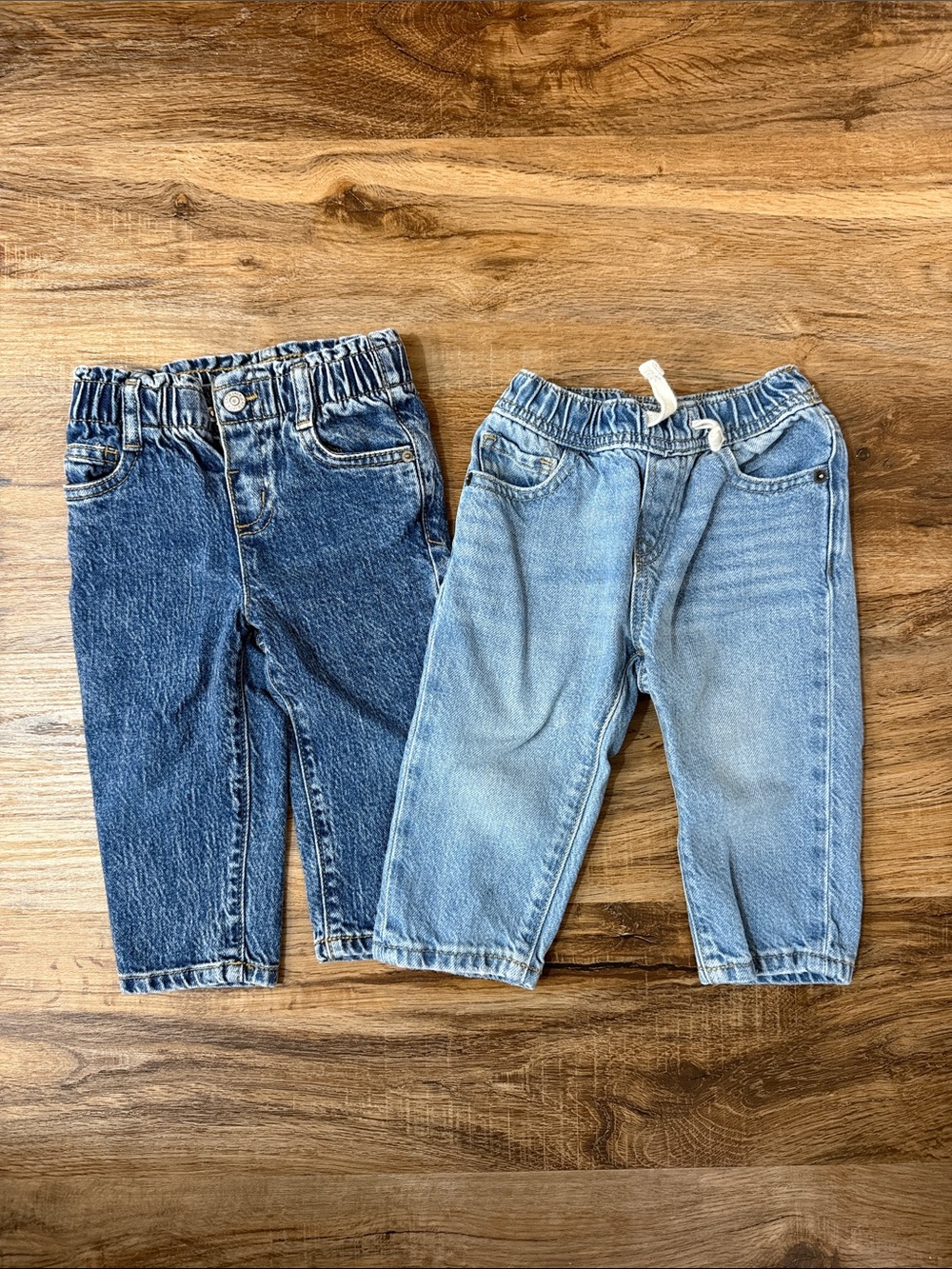 Set of 2 kids jeans - baby gap (light wash) Cat & Jack (dark wash)